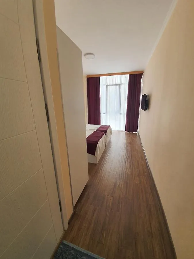 Blossom Hotel Батуми