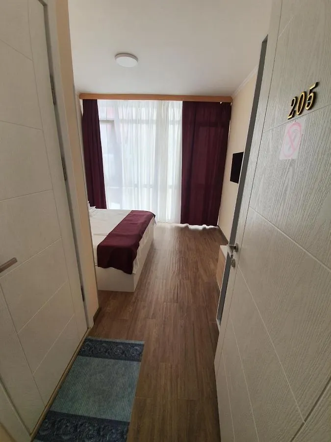 Blossom Hotel Батуми