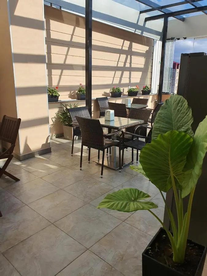 Blossom Hotel Батуми